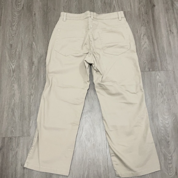 Lee beige capris - Picture 2 of 3